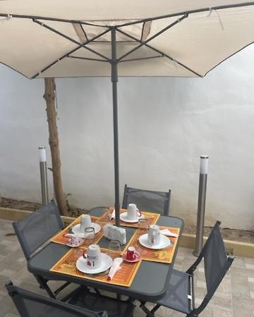 Dimora Nonna Ada Bed & Breakfast Aradeo ภายนอก รูปภาพ