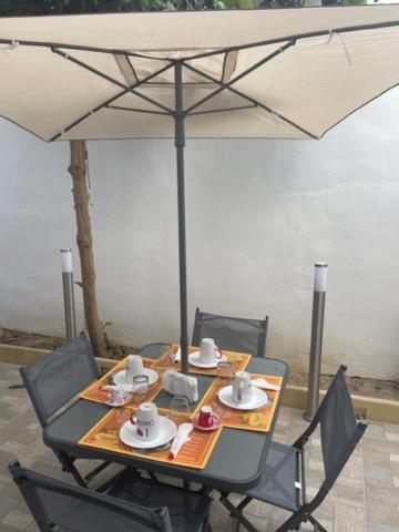 Dimora Nonna Ada Bed & Breakfast Aradeo ภายนอก รูปภาพ